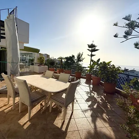 Mi Capricho Beachfront Penthouse With Terrace And Sea View アパート