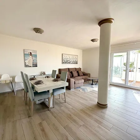 Mi Capricho Beachfront Penthouse With Terrace And Sea View