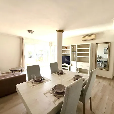 Mi Capricho Beachfront Penthouse With Terrace And Sea View Sitio de Calahonda